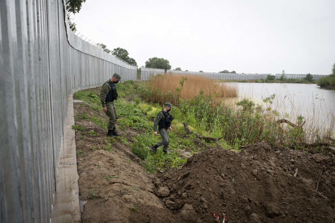 Il muro al confine tra Grecia e Turchia, foto Ap