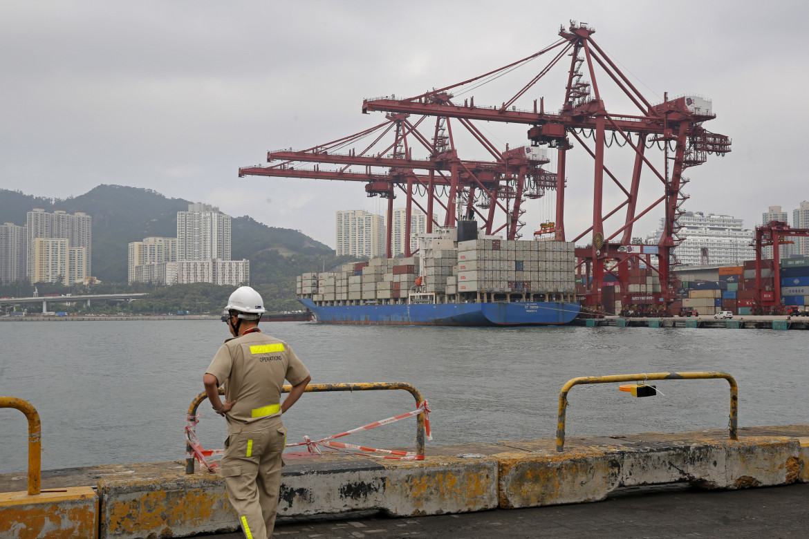 I lavoratori di Hong Kong: Noi saremo i prossimi