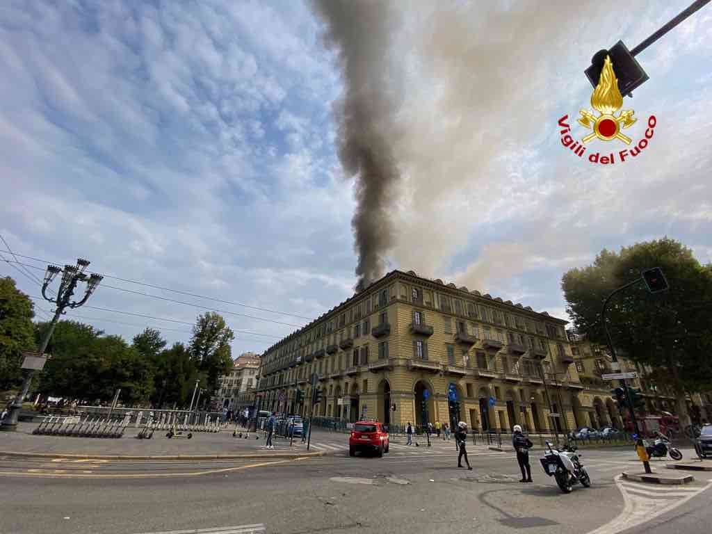 Incendio a Torino: 5 feriti, 100 gli evacuati