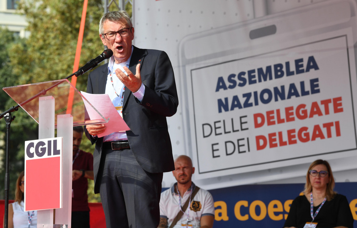 La Cgil è in piazza. Landini: Draghi ascolti o ci torneremo presto