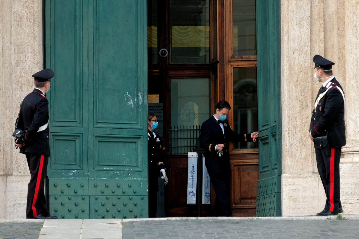 Quell’inganno di un popolo senza potere