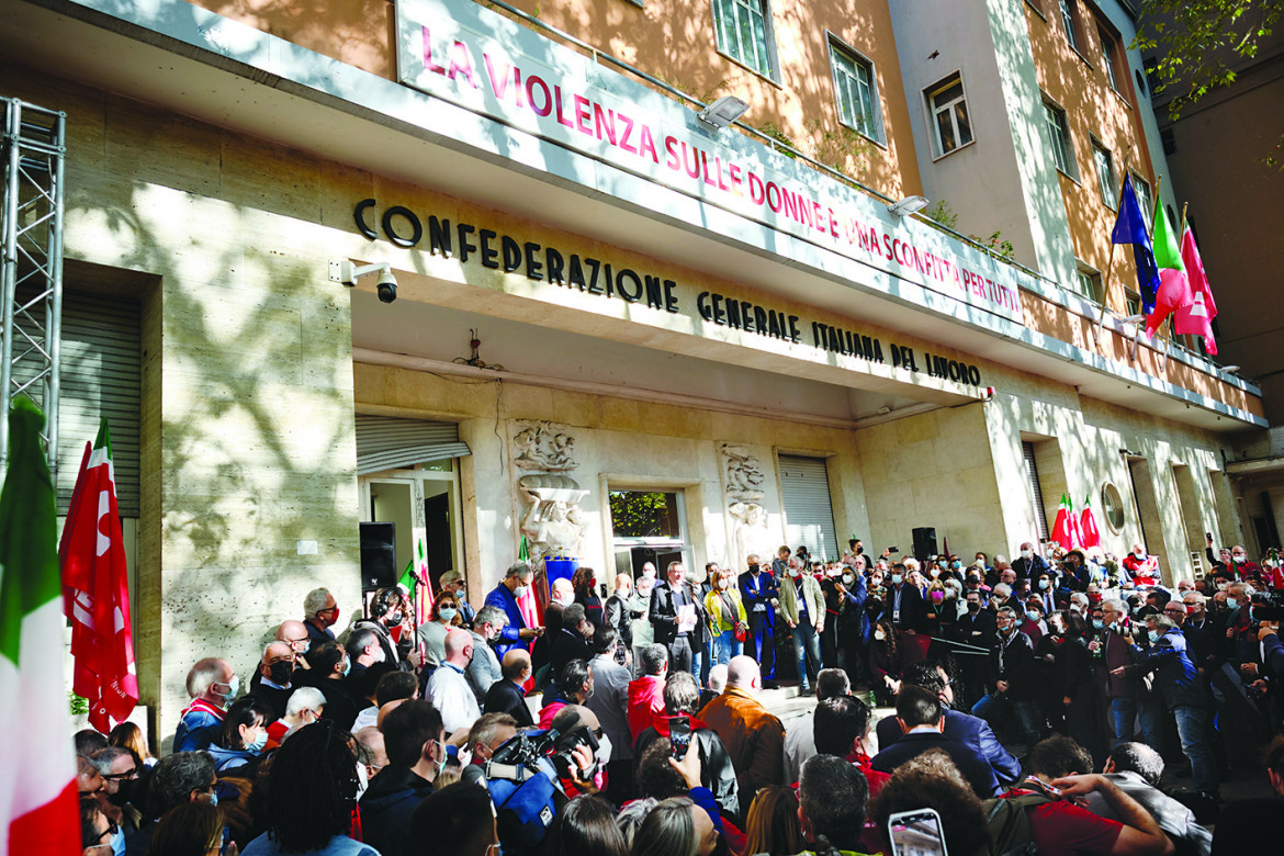 «Mai più fascismi», Cgil Cisl e Uil domani a piazza San Giovanni a Roma