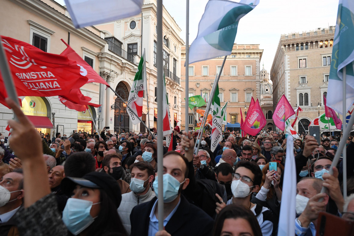 La festa Pd a Santi Apostoli. Letta: una vittoria trionfale