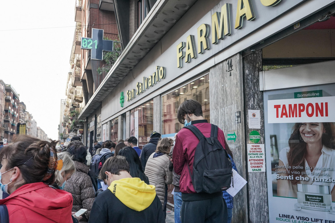 Draghi: «Prima dose all’86%». Ma è stallo delle vaccinazioni