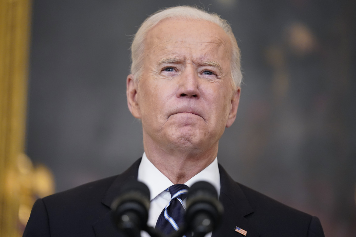 Biden in difficoltà, e Trump si riprende la scena