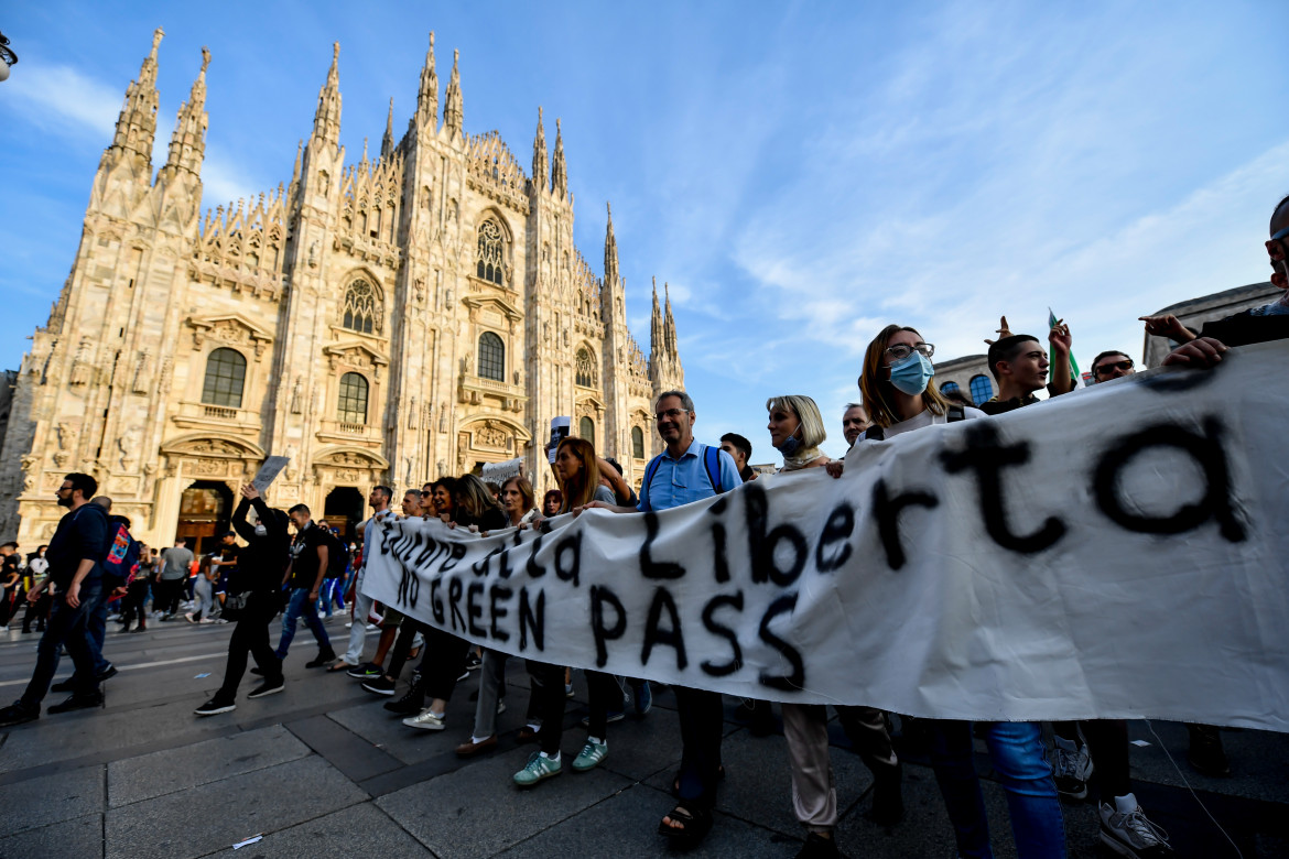 Milano, in crash il sistema di prenotazione tamponi