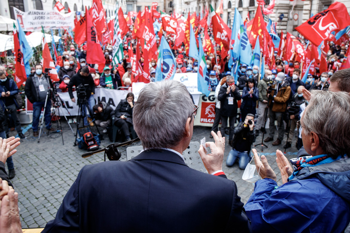 Manovra: il governo convoca i sindacati. Landini: «Non siamo spettatori»