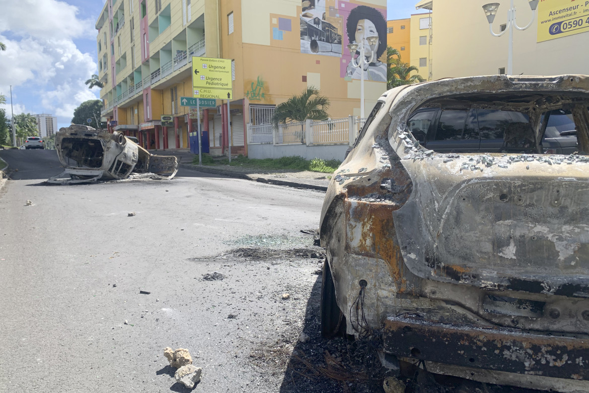 Francia, oggi le nuove misure. Caos a Guadalupa e in Martinica