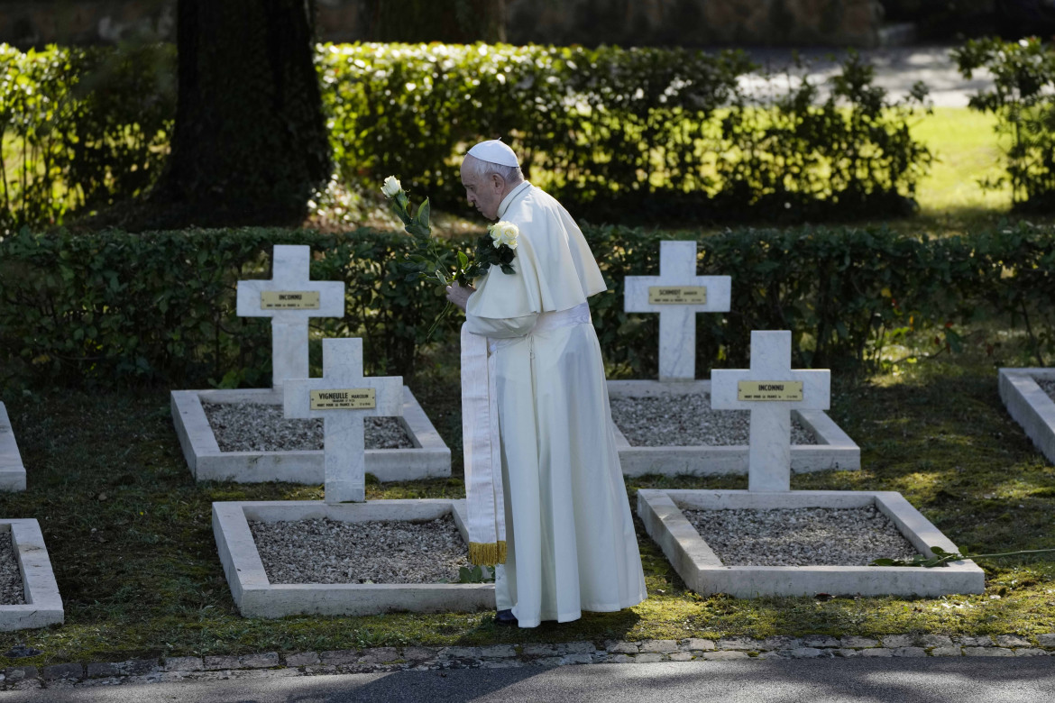 Il 2 novembre di Francesco contro la guerra e gli armamenti