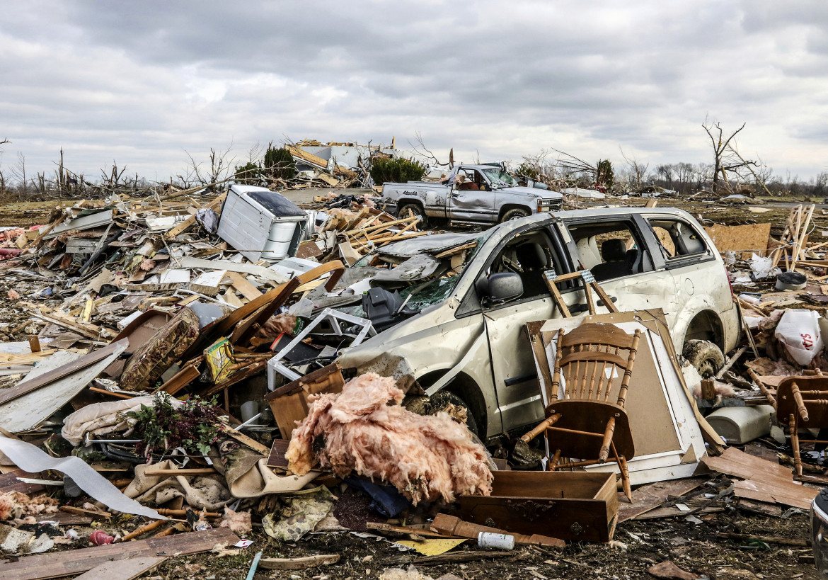 Tornado in Usa: le vittime salgono a 64. Stato di emergenza in Kentucky