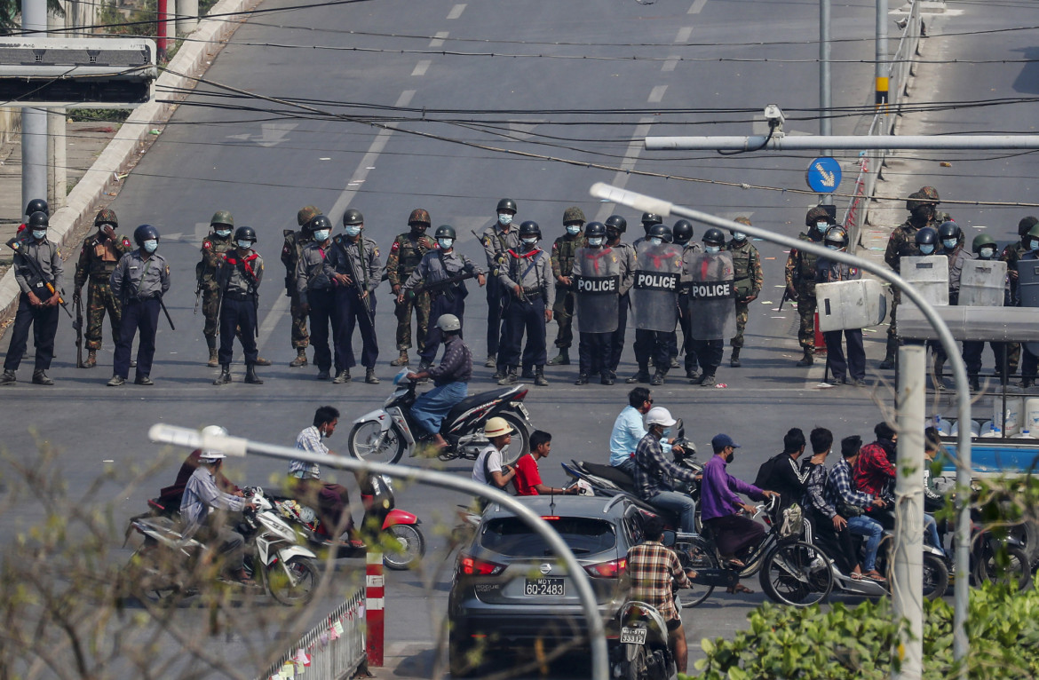 Strage di Natale in Myanmar, 46 morti L’Onu: «Inchiesta e cessate il fuoco»