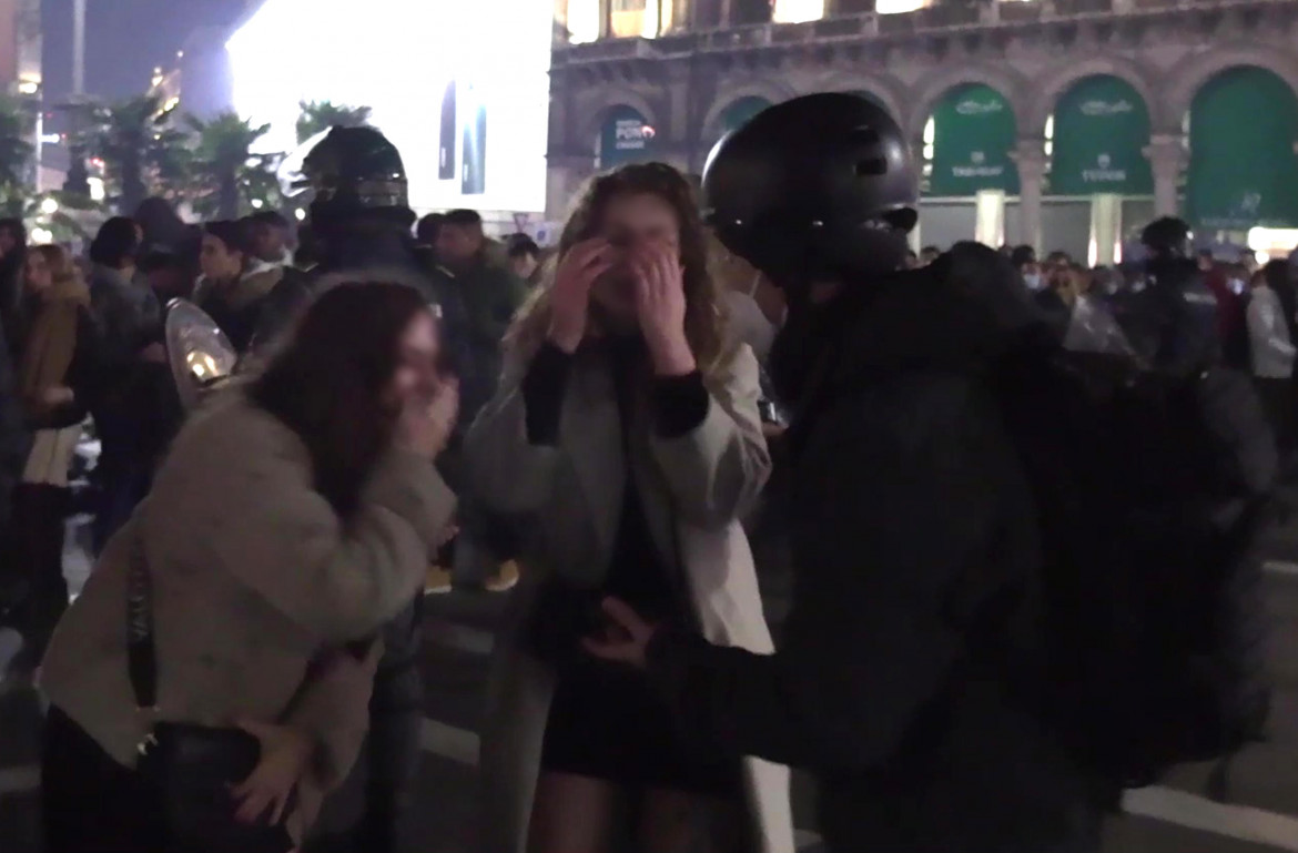 Violenza di gruppo a capodanno a Milano: ora si cerca il «capo»