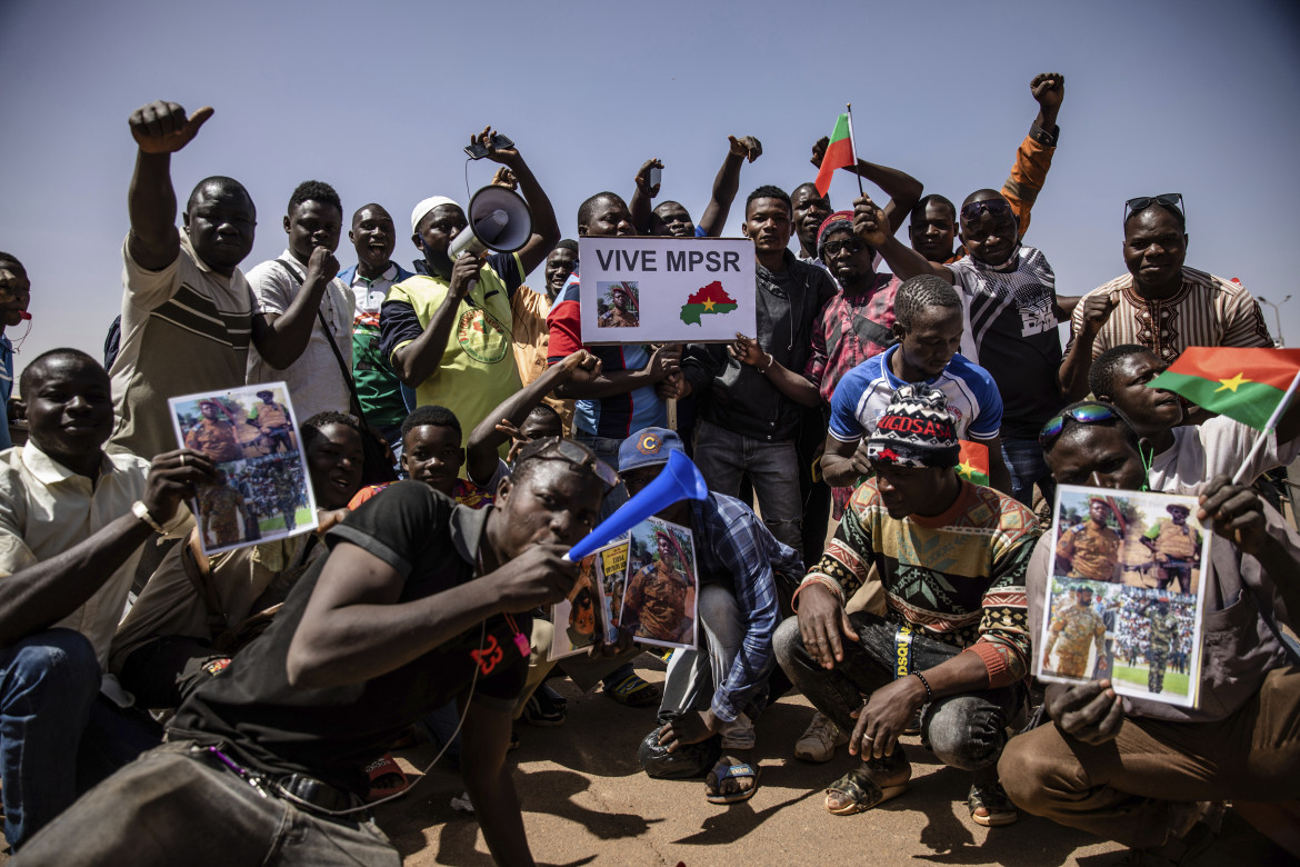 Burkina Faso, otto minatori intrappolati da due settimane a 700 metri di profondità