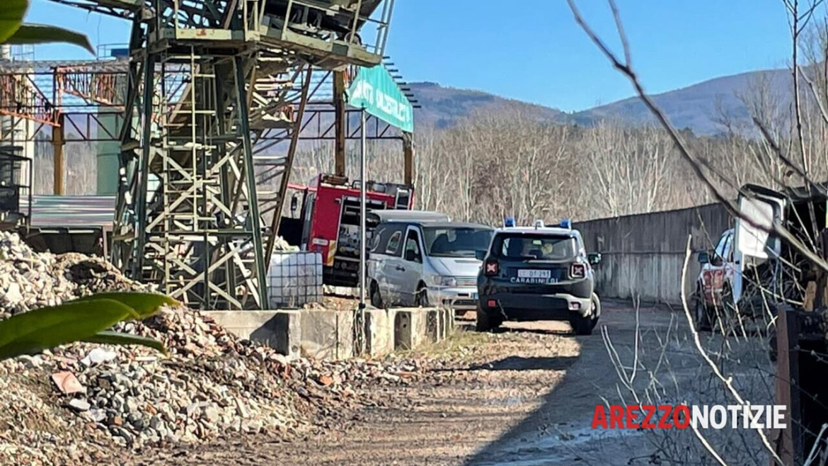 Operaio stritolato in una tramoggia a Arezzo, boscaiolo travolto da un tronco a Bolzano