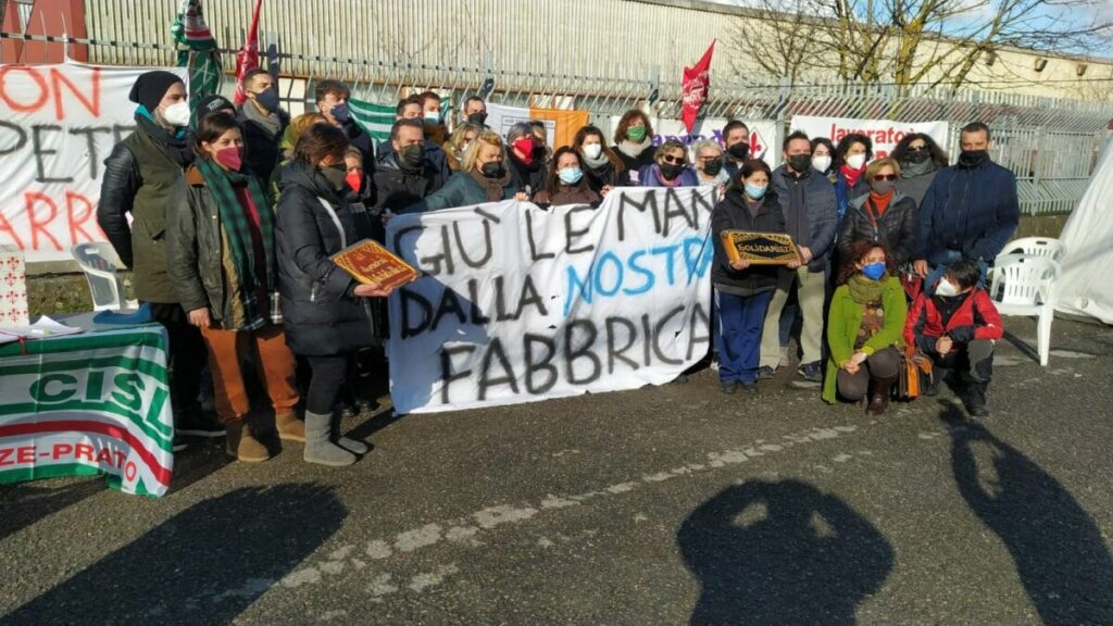 Alla “fabbrica dei marroni” le operaie insistono: “Sciopero e presidio”