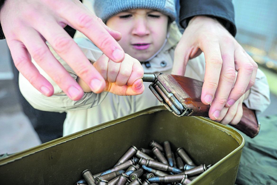 Mariupol, strana normalità tra i primi check point