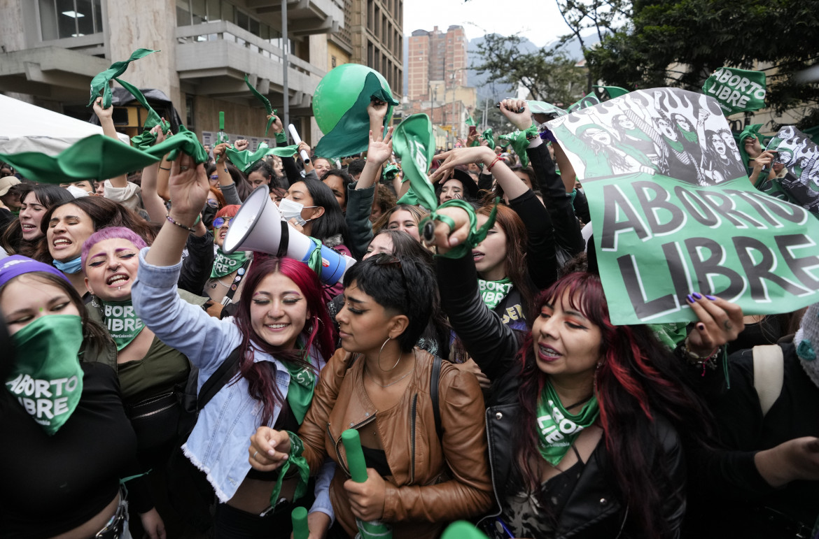 Marea verde in Colombia: l’aborto non è più reato