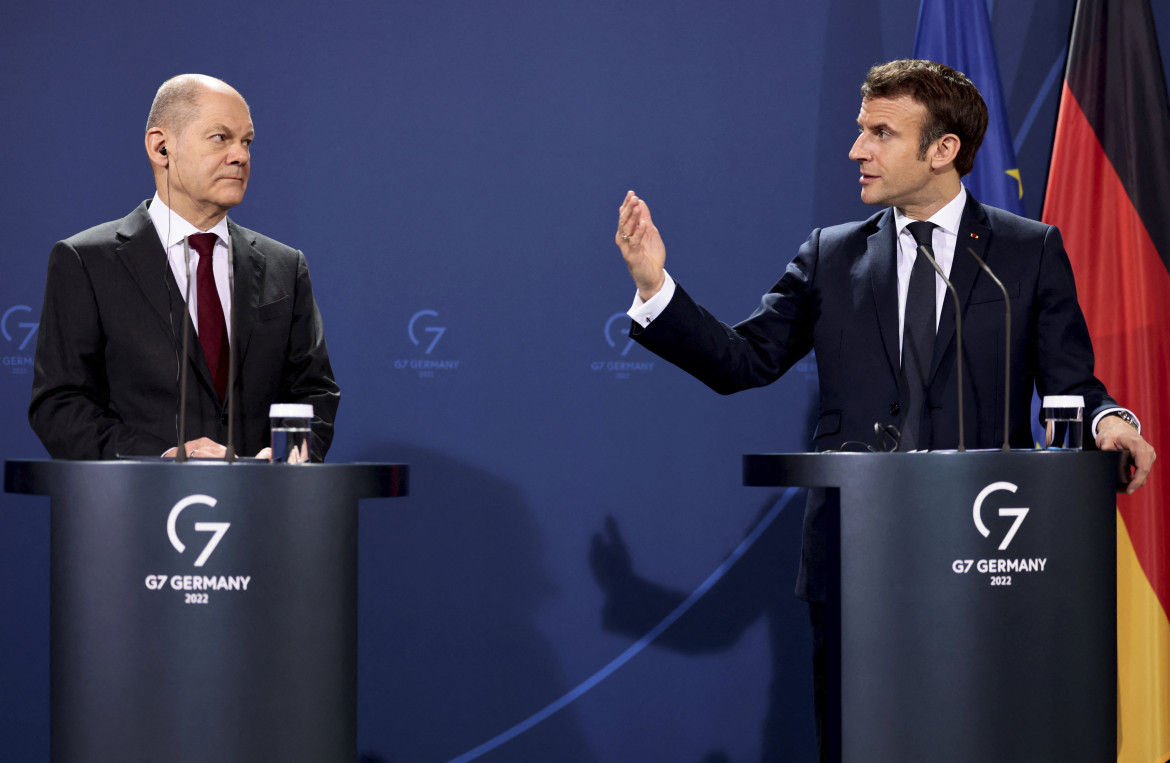 Macron e Scholz in un vertice del 2022, foto Ap