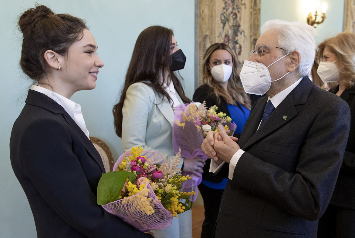 Mattarella: «Inaccettabile la violenza sulle donne e le disparità sul lavoro»