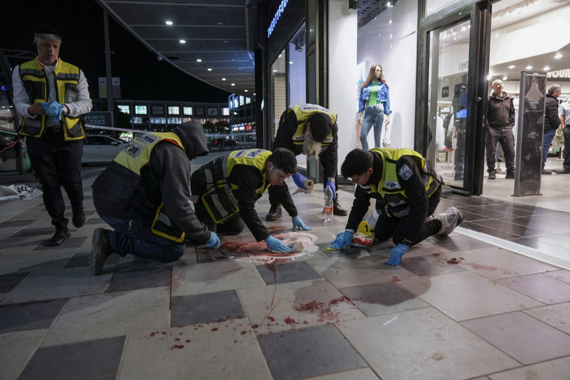 Attacco a Beersheva, uccisi quattro israeliani