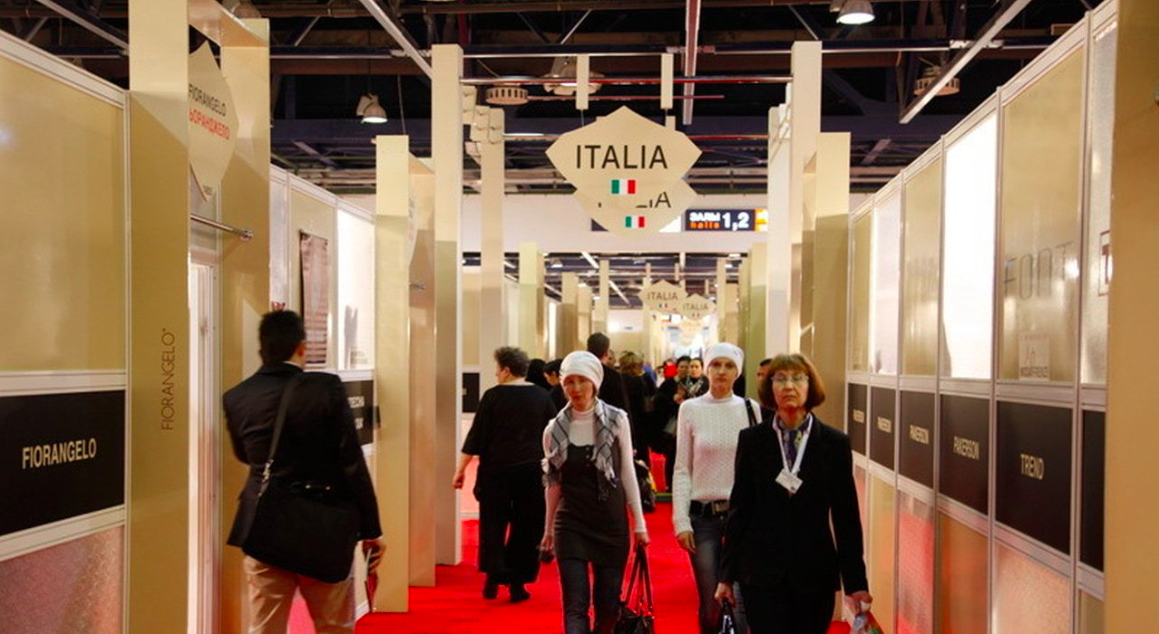 Gli italiani a Mosca alla fiera delle scarpe. Con la benedizione di Marche e Emilia