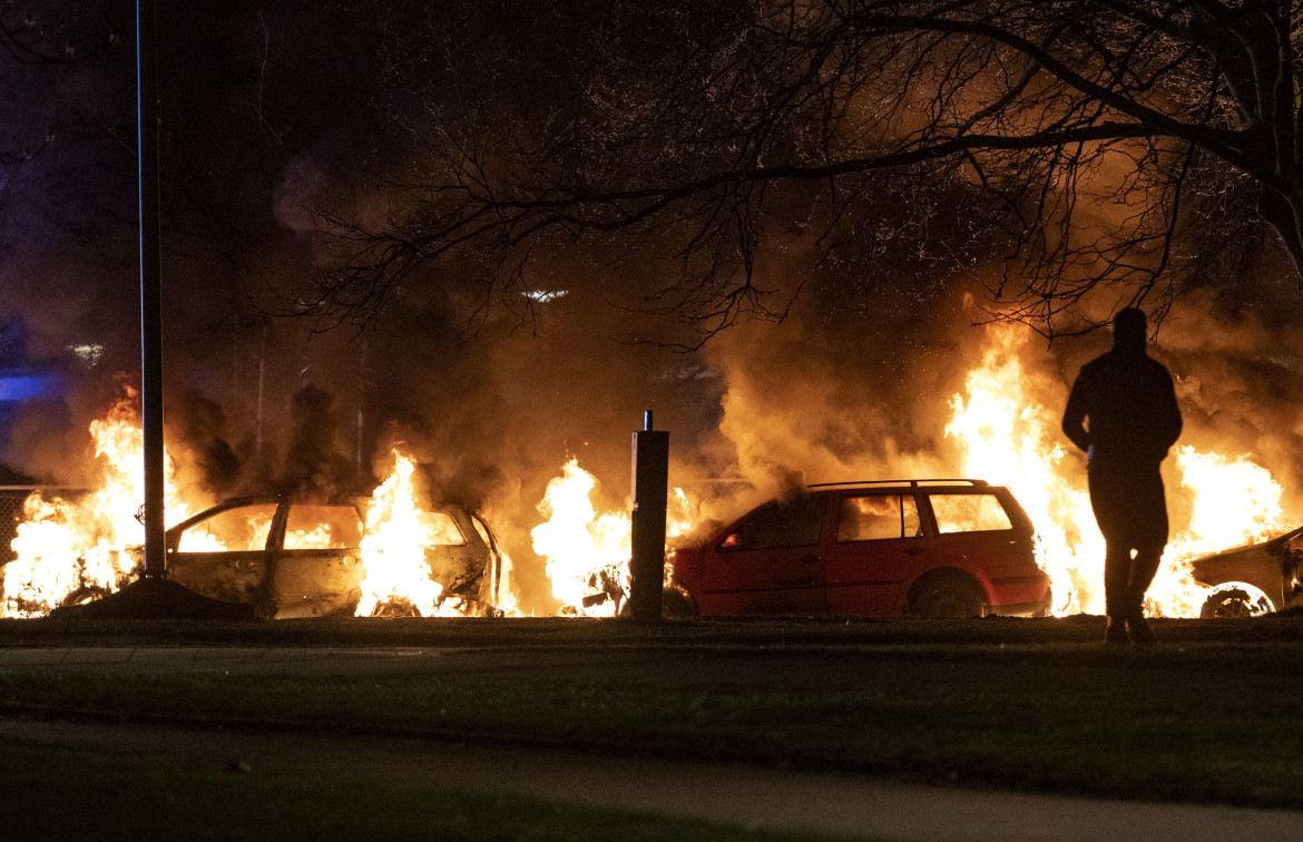 Svezia, dopo 5 giorni di proteste 40 arresti e 30 feriti