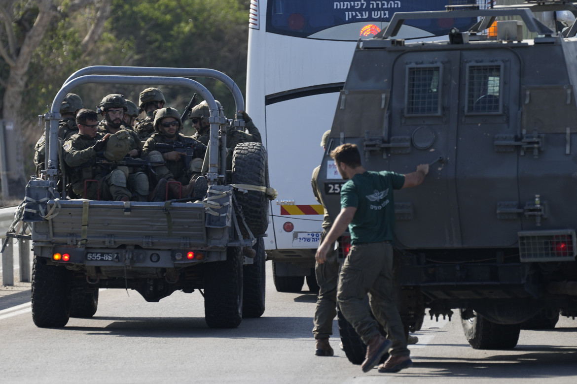 Attacco senza precedenti di Hamas, Israele dichiara lo stato di guerra