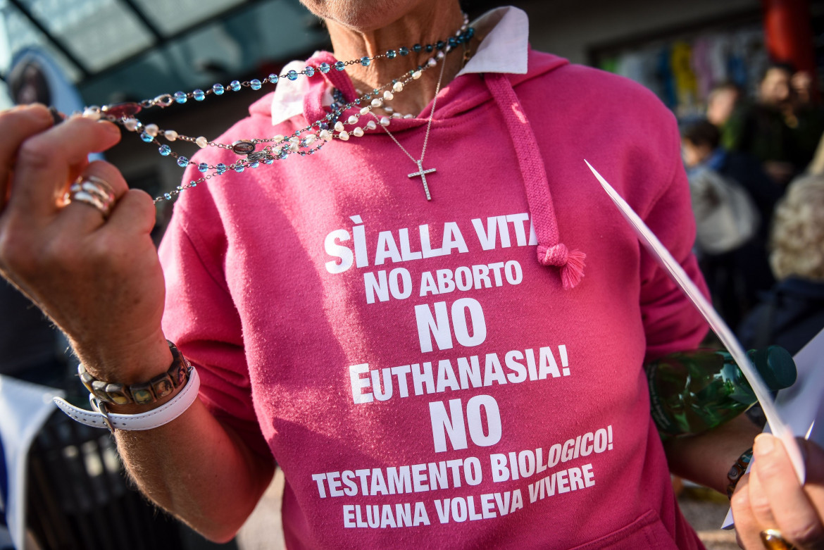 «Mai dati», l’aborto e il bluff degli obiettori