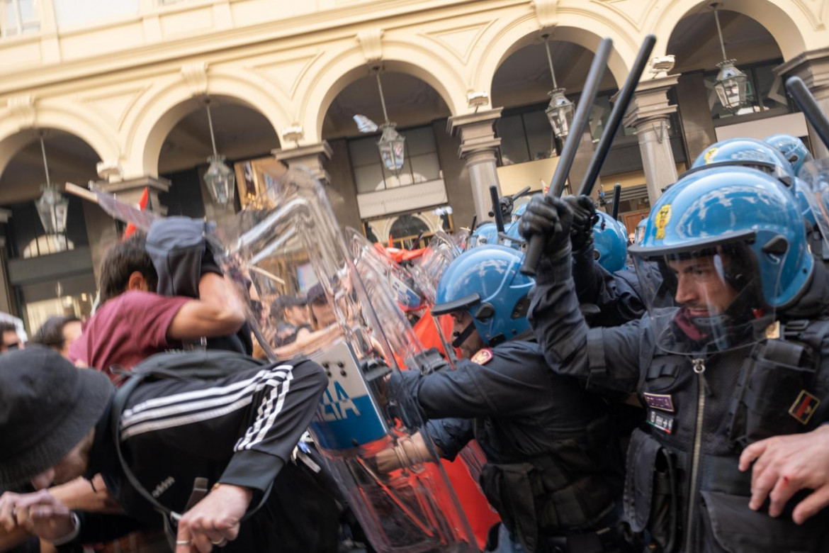 Cariche a Torino, chiediamo spiegazioni