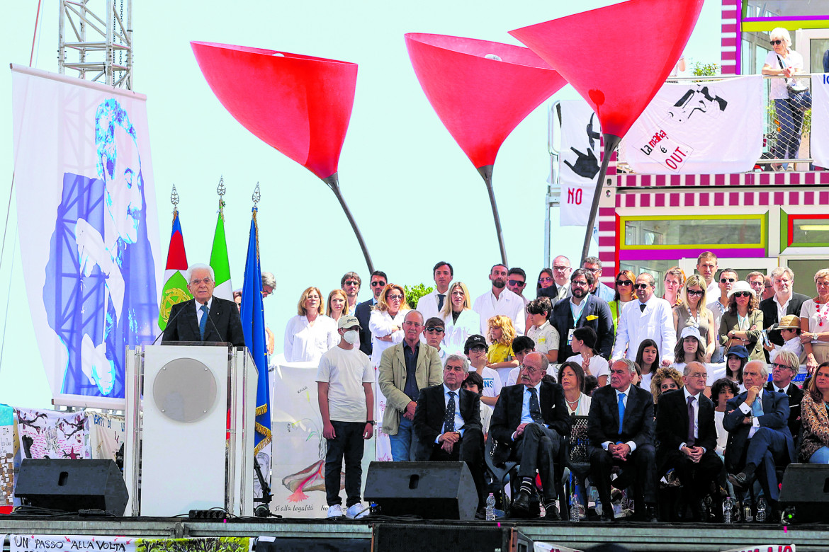 Palermo celebra Falcone, ma è clima infuocato sul voto