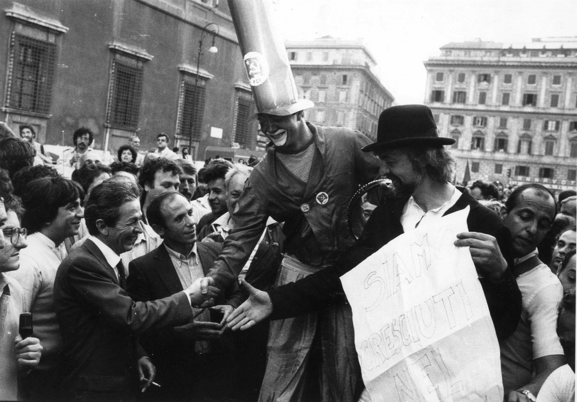 Berlinguer, la «diversità» del Pci e l’alterno dialogo con il mondo giovanile