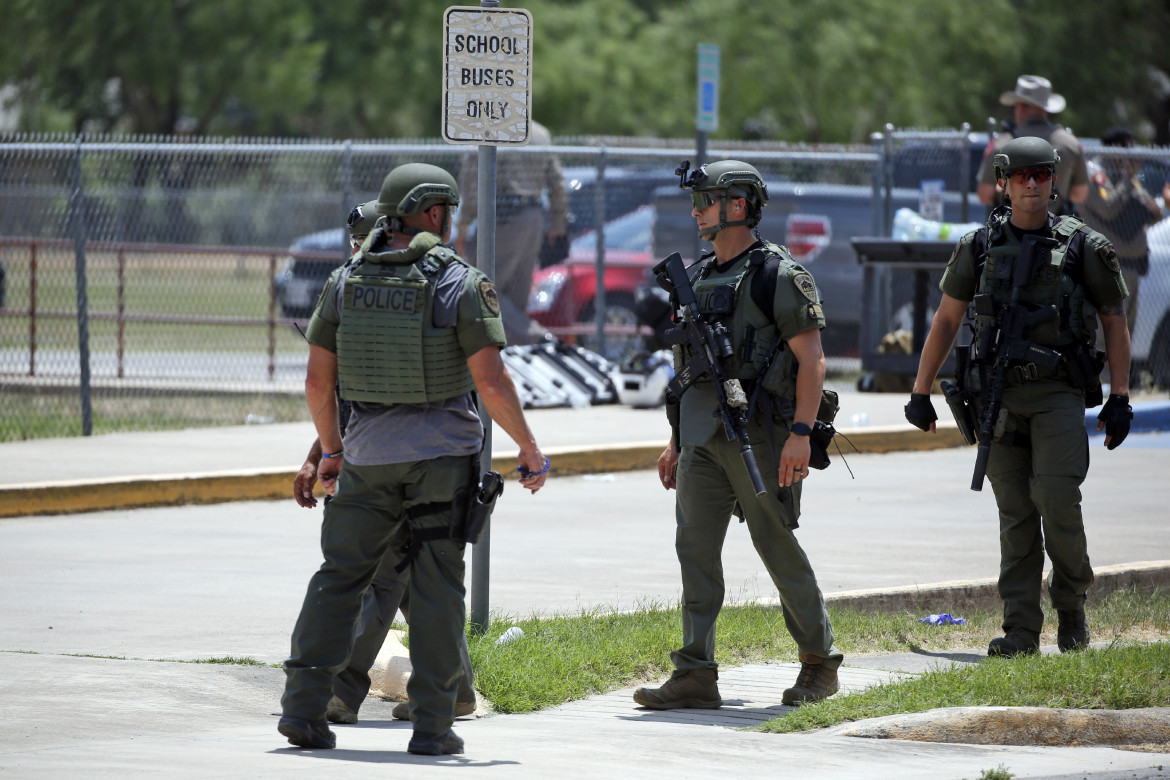 Texas, un ragazzo fa strage in una scuola elementare