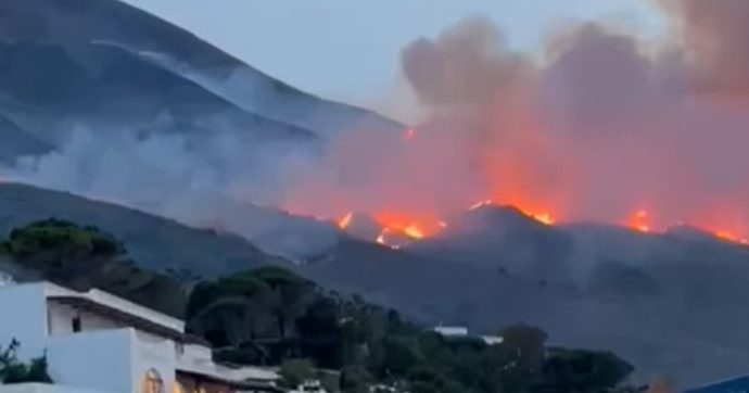 Disastro Stromboli, l’incendio mette l’isola in ginocchio