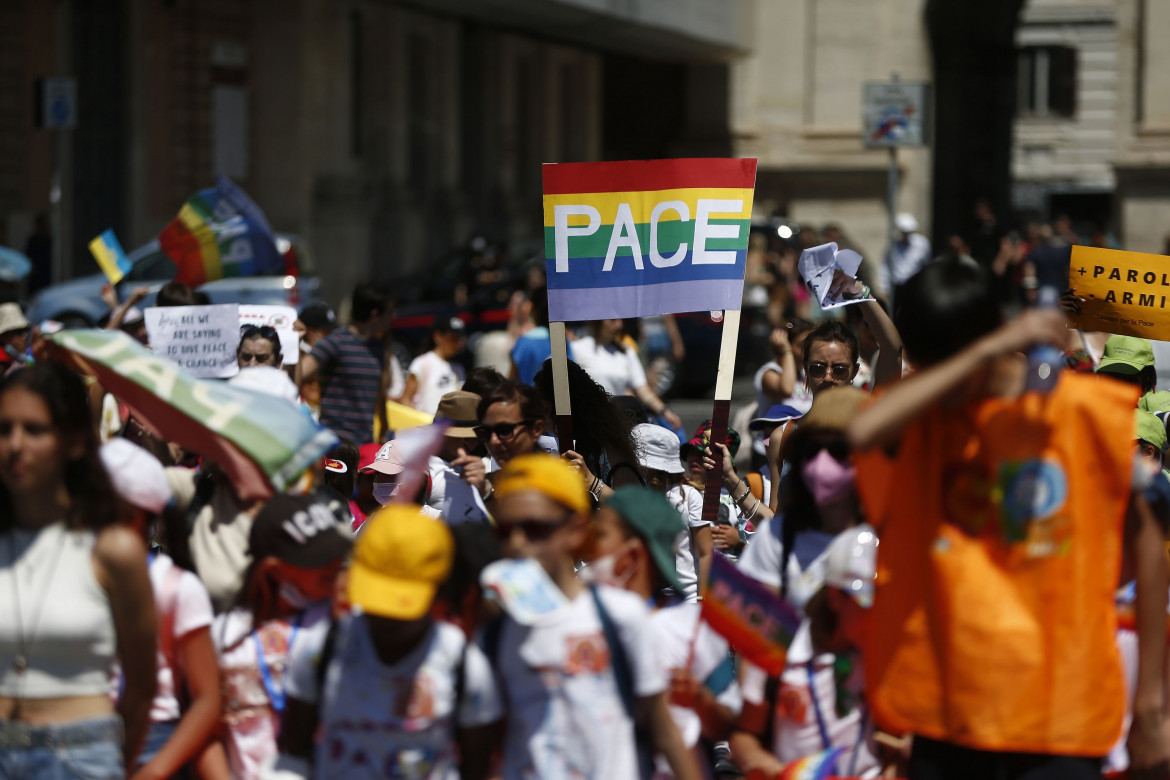 Manifestazione contro la guerra ieri a Roma foto LaPresse