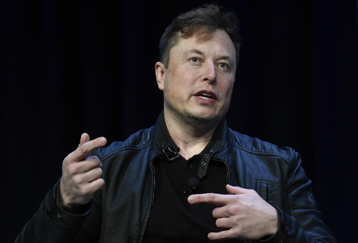 Musk: «Lascio la guida di Twitter?». Gli utenti dicono sì