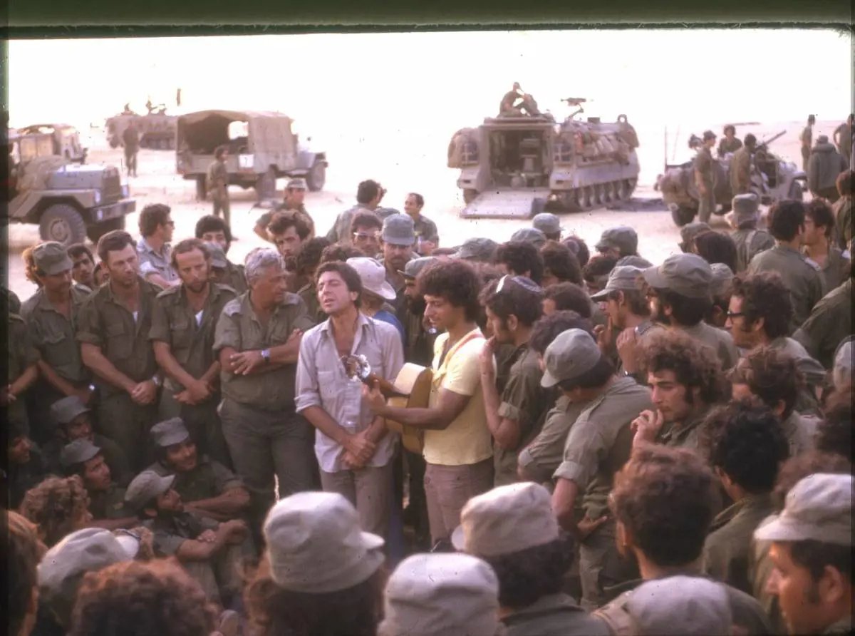 Quando arte e storia si incontrano. Il tour di Leonard Cohen nel Sinai nel 1973