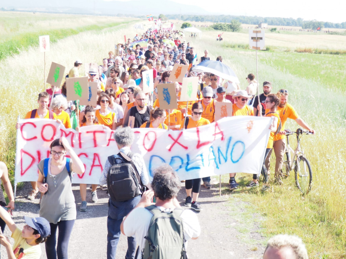 In 10mila per Coltano e San Rossore: «Basta armi, basta basi militari»