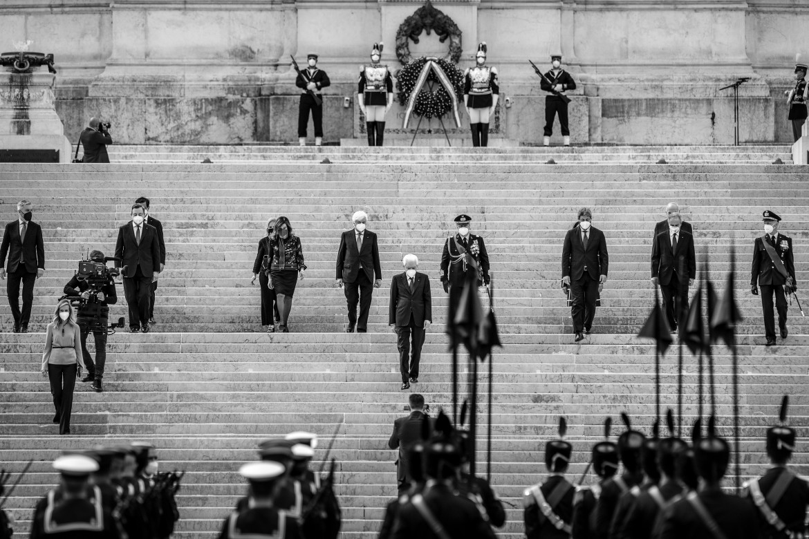 2 giugno mattarella all'altare della patria foto getty