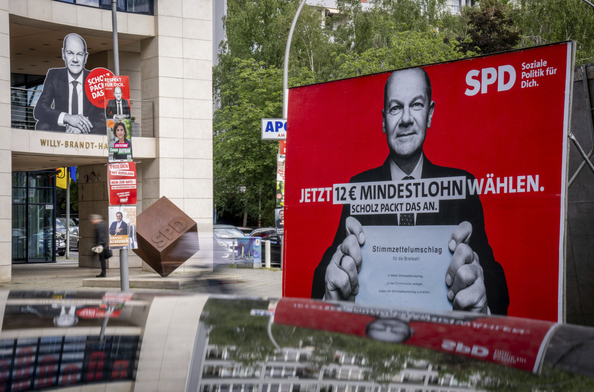 Il salario minimo sale a 12 euro l’ora, la promessa mantenuta di Olaf Scholz