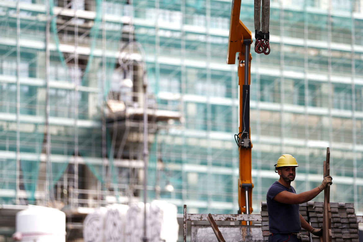 Un cantiere edilizio nel centro di Roma, foto LaPresse