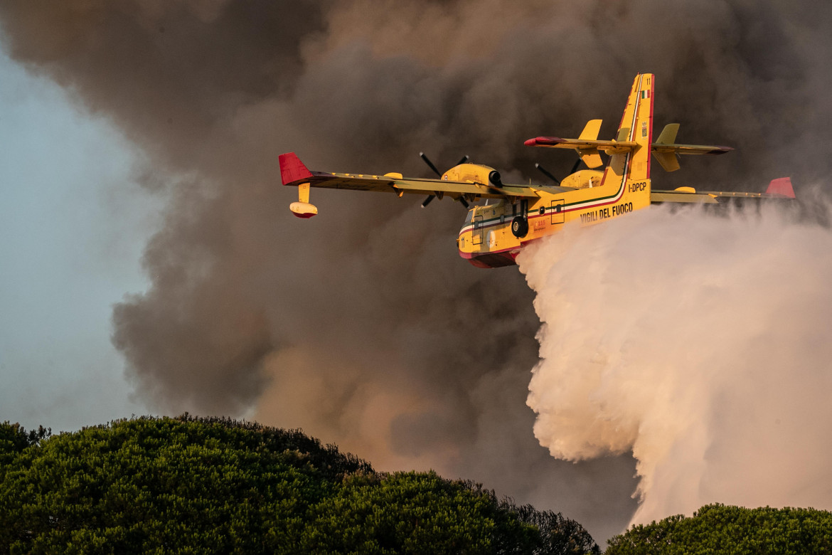 Clima spietato, notti tropicali. In fabbrica il lavoro non perdona