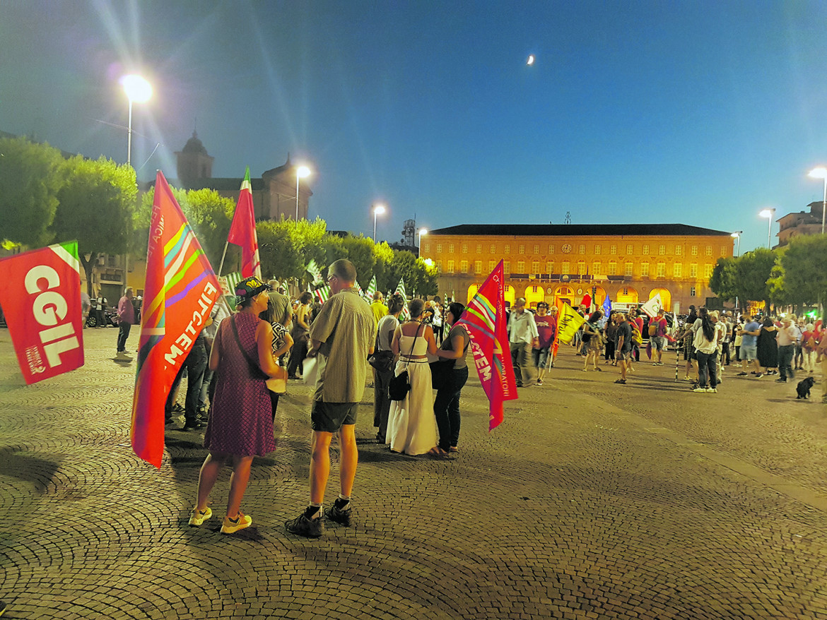 L’altra Civitanova c’è, e sabato nuovo corteo