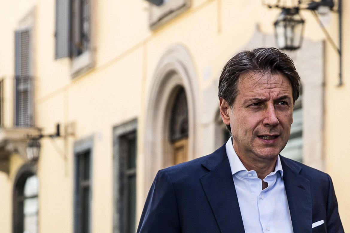 Conte polemico con Letta: «Basta nostalgia di Draghi»