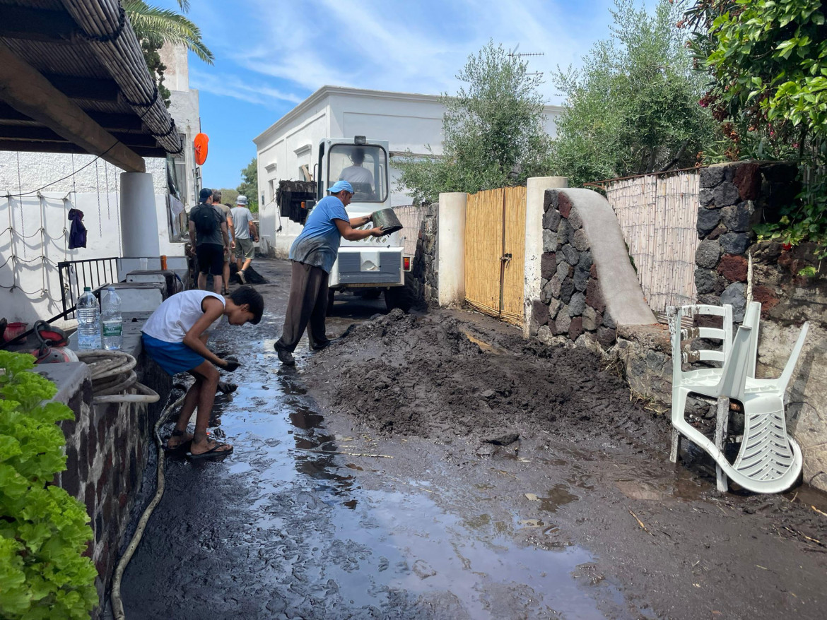 Le lacrime di Stromboli abbandonata