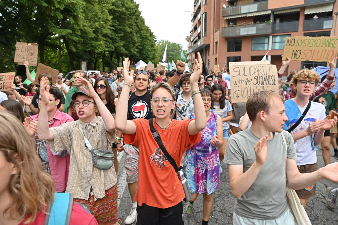 Sotgiu (Fridays for future): «Scelte sbagliate e proposte vuote. La politica dimentica il clima»