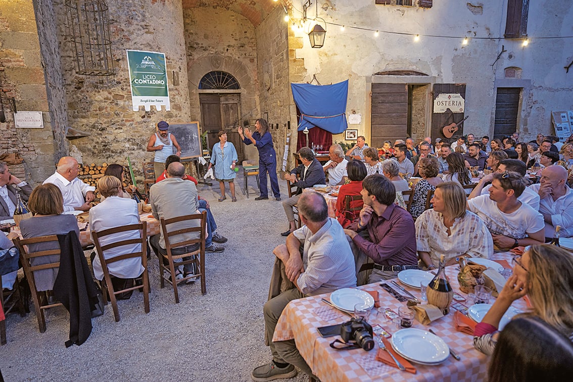 L’agricoltura futuribile alla tavolata teatrale di Tovaglia a quadri