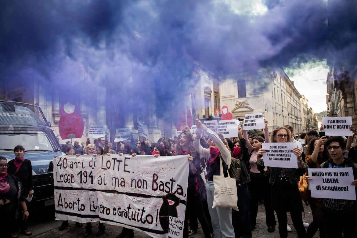 Le donne della destra attaccano la legge fingendo di difenderla