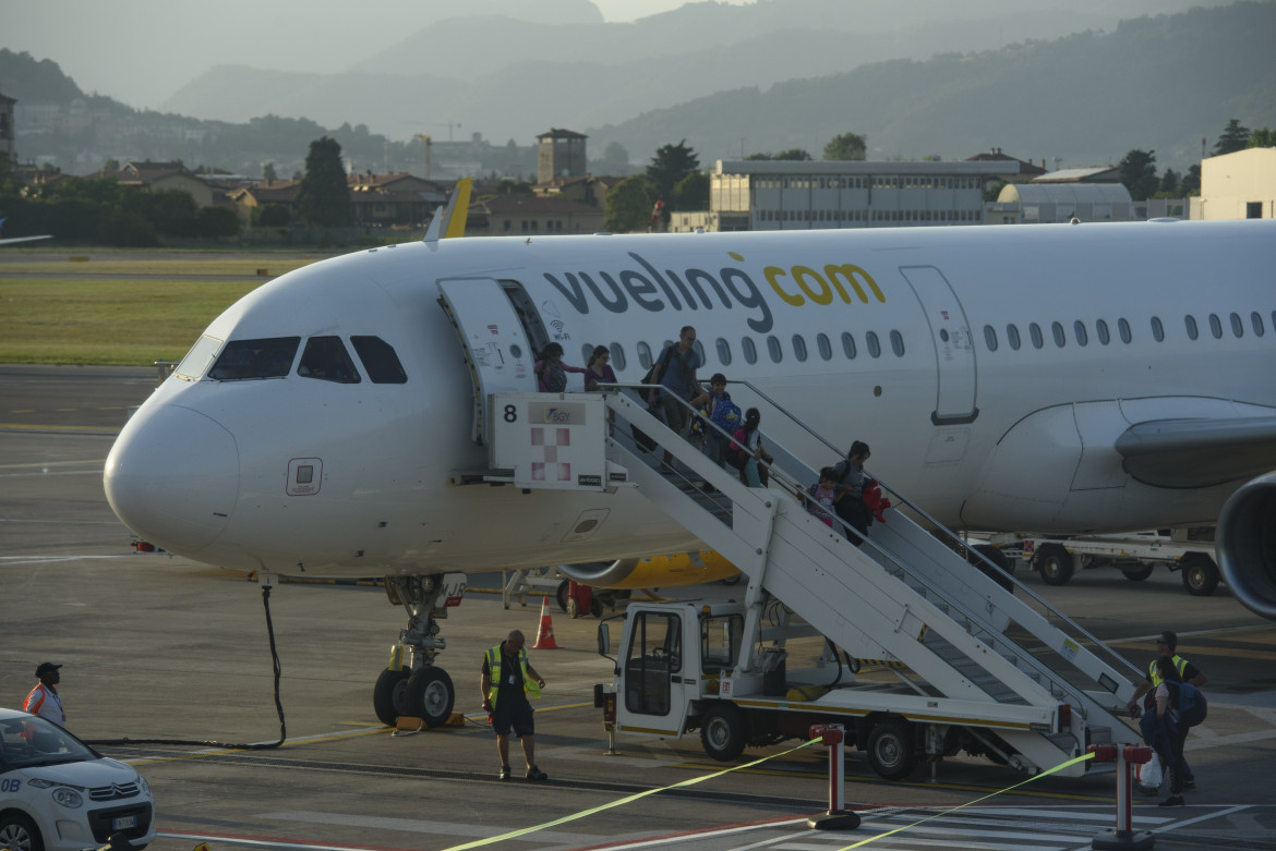 Per le compagnie low cost estate da record. Ma Vueling licenzia