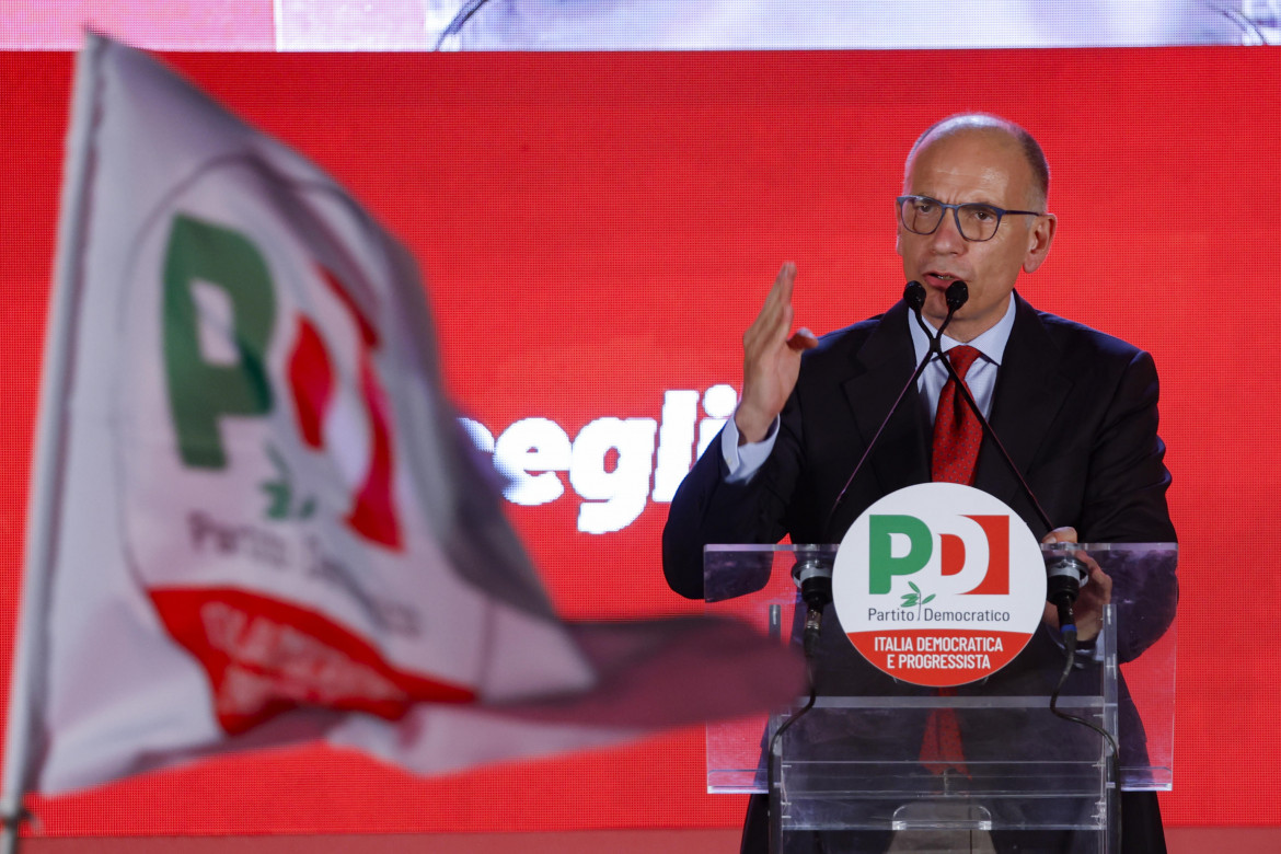 Enrico Letta in campagna elettorale a Roma, foto Ansa