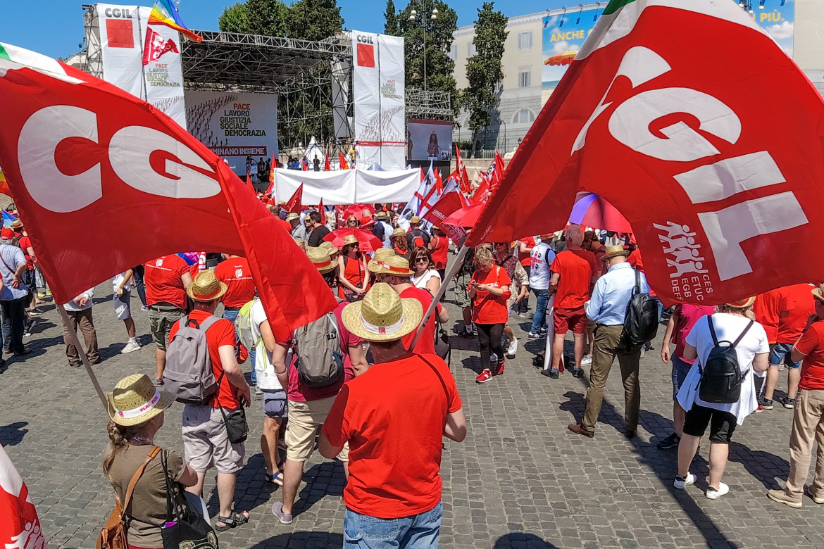 Fracassi: «Cgil in piazza per essere il fronte di difesa della Carta»